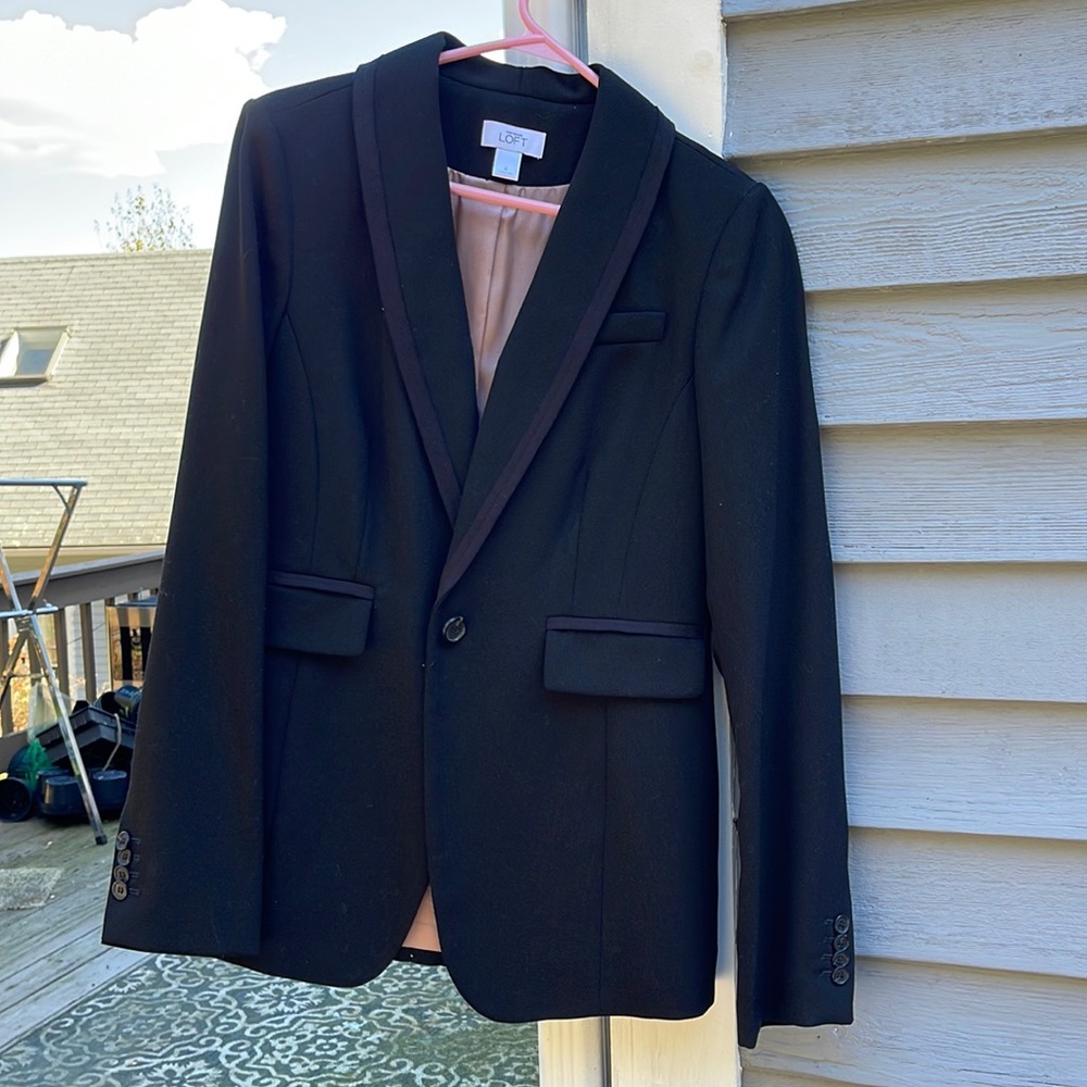 Ann taylor size 6 black suit